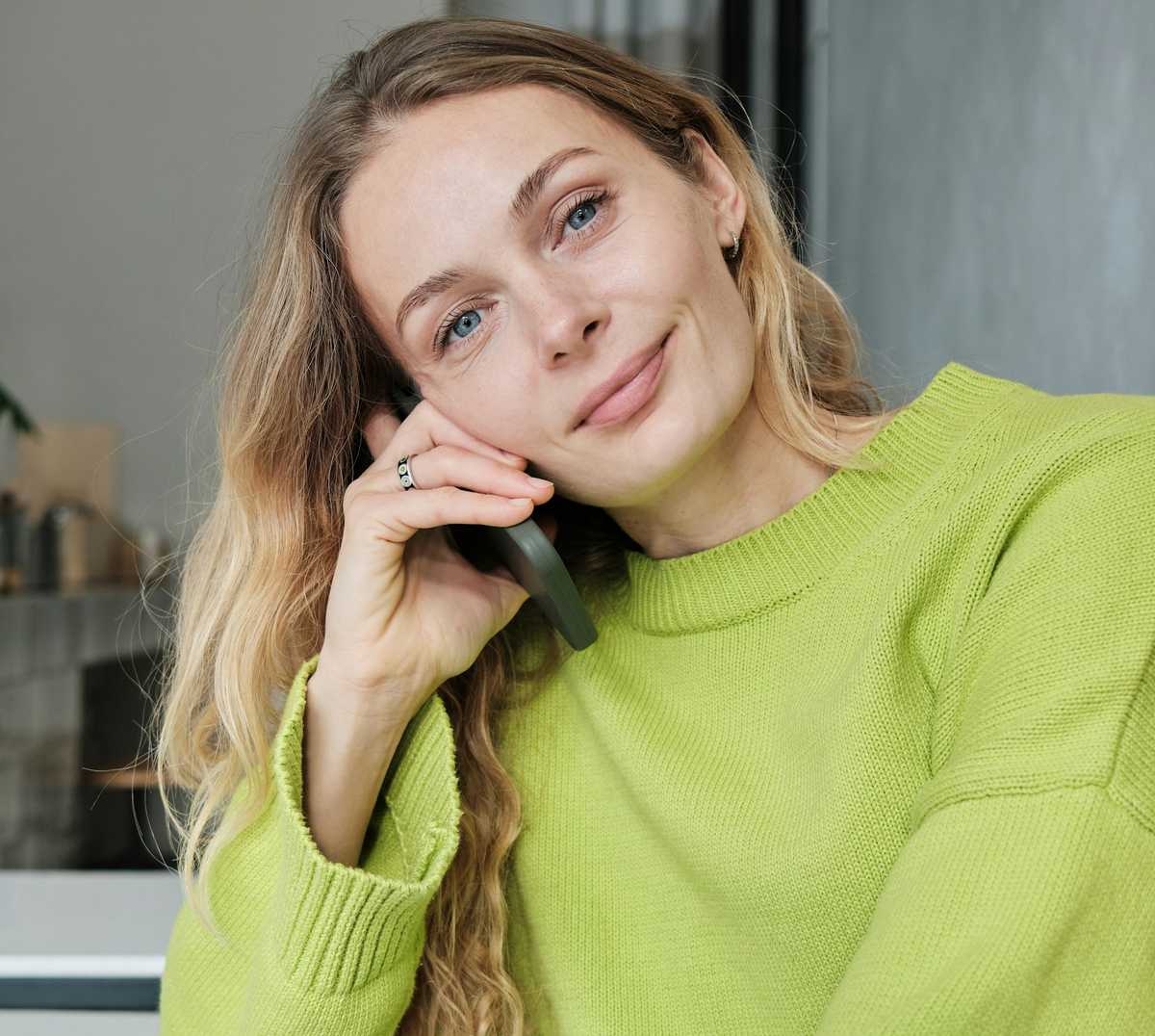 Woman on phone. Sirius Green a human centred approach to healthcare (plant based therapy). Telehealth AU Wide.